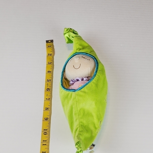 Manhattan toy Snuggle Pod Sweet Pea plush toy - Picture 5 of 9